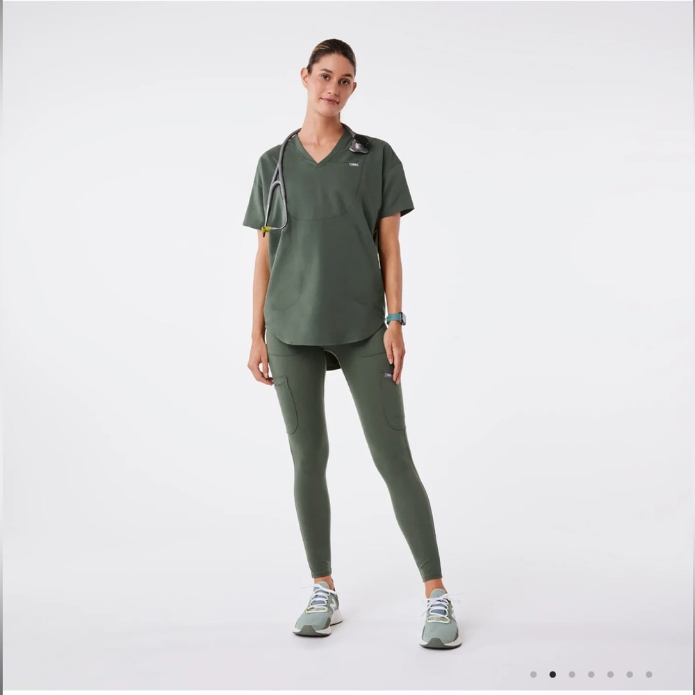 Figs  Set !!!Tunic short sleeve  Xs with leggings set S new with tags